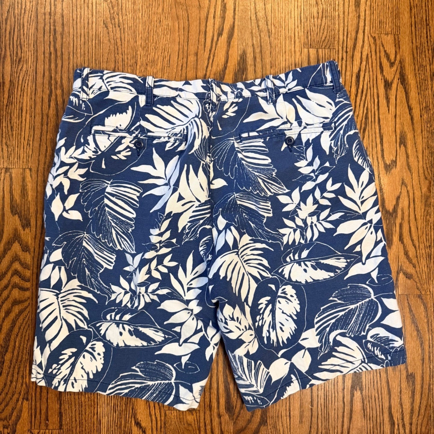 Island Shores Linen Blend Tropical Leaf Print Shorts Size 36 Blue White Aloha