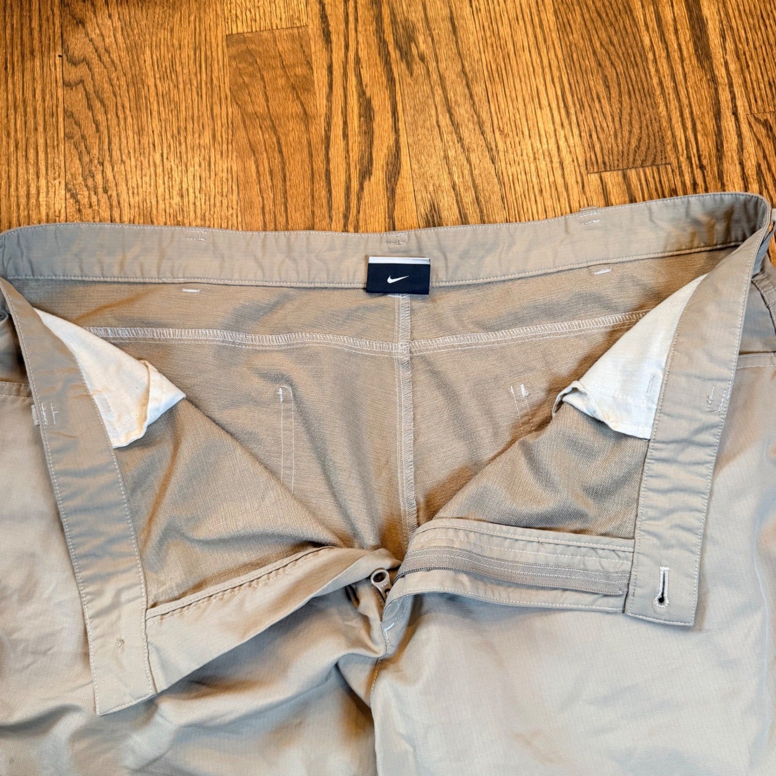 Nike Golf Dri-FIT Shorts Performance Khaki Tan Size 40 Lightweight Preppy Casual